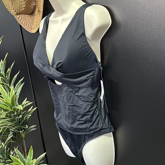 LA BLANCA Tummy control,crisscross V-neck keyhole,ruched,padded,adjust straps - Picture 5 of 13